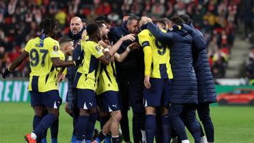 Muhteem geri dn! Fenerbahe ekya'da pes etmedi