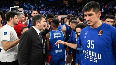 Anadolu Efes, Litvanya'da galibiyet peinde