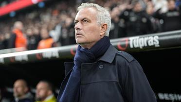 Jose Mourinho, stanbul derbilerinde kayp