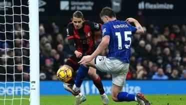 Enes nal att, Bournemouth kazand