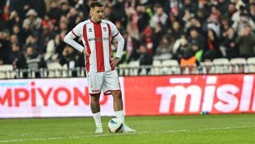 Sivasspor'dan Rey Manaj aklamas