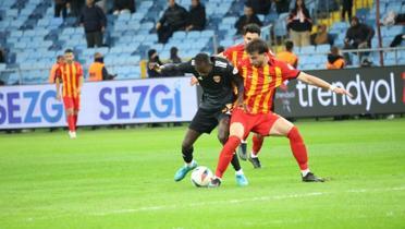 Adanaspor, Yeni Malatyaspor engelini 3 golle geti