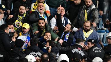 Fenerbahe'de sular durulmuyor! Taraftarlar Samandra'ya akn etti