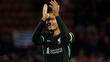 Liverpool'dan ayrlyor mu? Van Dijk'ten geleceine ilikin aklama