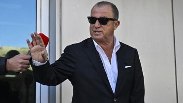 Fatih Terim'den ilk aklama! Ligde gerideyiz ama brakmayz