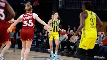 Basketbol derbisinde kazanan belli oldu! Fenerbahe 13'te 13 yapt