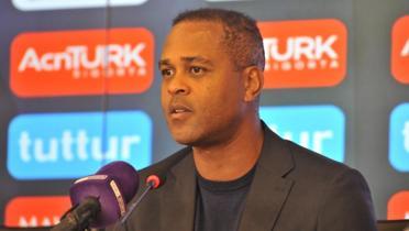 Patrick Kluivert'n yeni adresi belli oldu