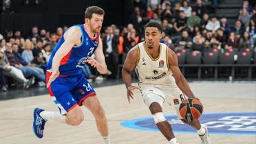 Anadolu Efes evinde malup