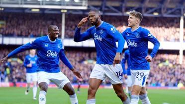 Everton, Leicester City'yi 4 golle devirdi