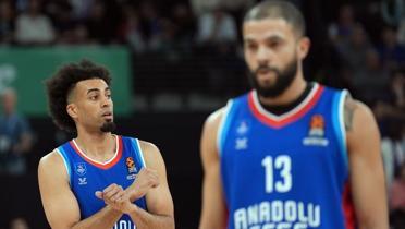 Anadolu Efes sahasnda Real Madrid'i devirdi