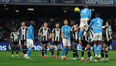 Napoli'den Udinese karsnda ok puan kayb