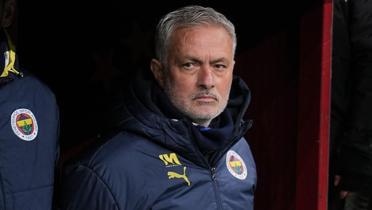 Jose Mourinho'dan Okan Buruk'a olay gnderme! Ben onun seviyesine inmem