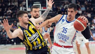 Derbide Fenerbahe Beko, Anadolu Efes'i devirdi