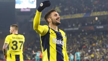 Dusan Tadic Fenerbahe'de tarihe geiyor: Hem dalya hem rekor