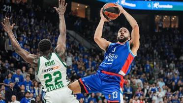 Anadolu Efes geri dnd! Play-off serisinde eitlik var