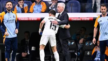 Arda Gler'e byk vg! Carlo Ancelotti yere ge sdramad