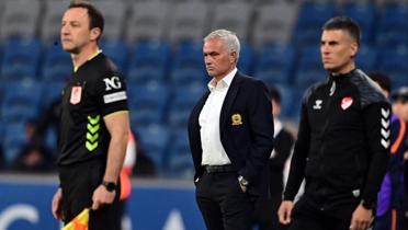 Jose Mourinho, ilk 11'i bir kez daha deitirdi