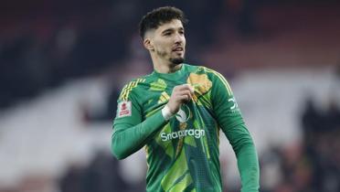 Manchester United'da Altay Bayndr ilk 11'de