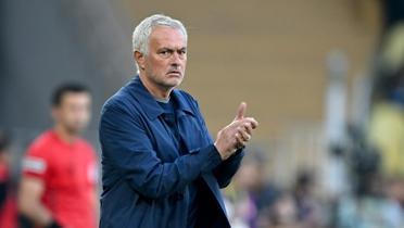Mou kendisiyle eliti