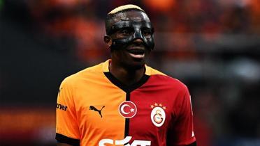 Victor Osimhen'den dikkat eken paylam!