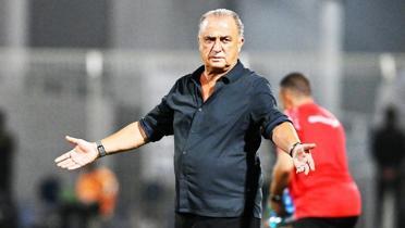 Fatih Terim fkesini gizleyemedi: Gndem olan hareket