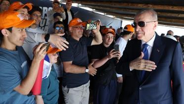 Bakan Etnospor'u ayakta alklad
