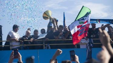 Napoli ampiyonluk turu att