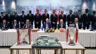 Bakan Erdoan, G.Saray' Dolmabahe'de kabul etti