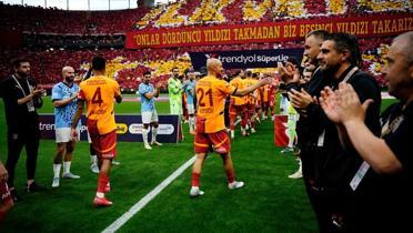 Baakehir oyuncular, ampiyon olan Galatasaray' alklad