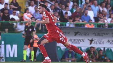 Kartal'dan 4 goll galibiyet! Sezonu farkl kapatt