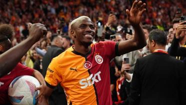 Victor Osimhen'den olay paylam! Annda sildi...