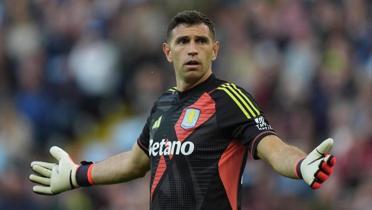Galatasaray harekete geti! Emiliano Martinez gndemde