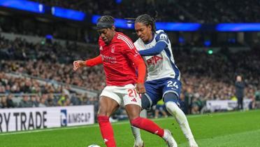 Nottingham Forest'tan Elanga karar