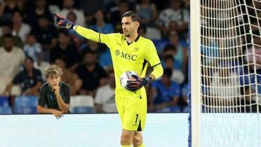 Napoli, Alex Meret ile szleme uzatt