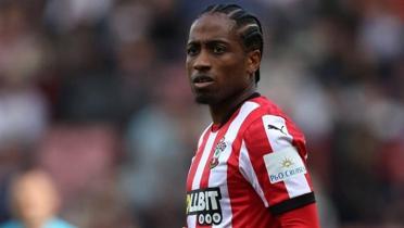 Beikta transferden vazgeti! Kyle Walker-Peters iin aklama geldi