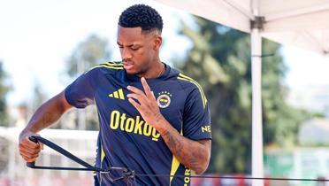 Jhon Duran, Fenerbahe'deki ilk antrenmanna kt