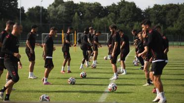 Samsunspor, Hollanda kampnda almalarna devam ediyor