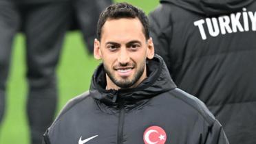 Hakan alhanolu iin scak gelime! Fenerbahe'nin plan belli oldu