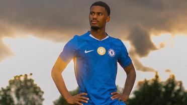 Chelsea'den sol beke Jorrel Hato takviyesi
