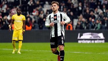 Gen Kartal yuvadan utu