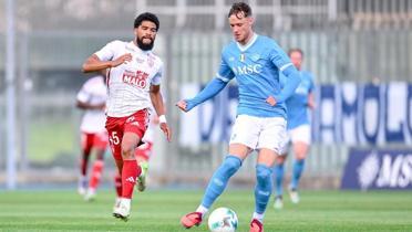 Napoli hazrlk manda boyun edi