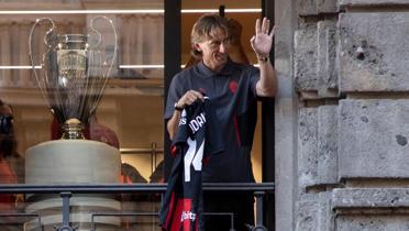 Luka Modric'e cokulu karlama! Taraftarlar akn etti