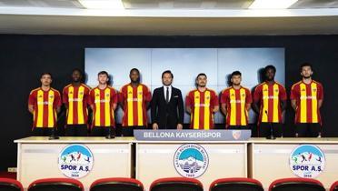 Kayserispor'un yeni transferleri taraftarla bulutu