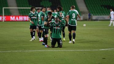 3 krmz kartl mata kazanan Sakaryaspor!
