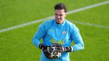 Ederson, G.Saray' ok istiyor