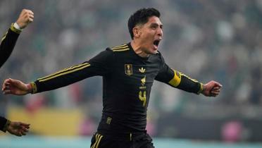 Edson Alvarez karar aamasnda