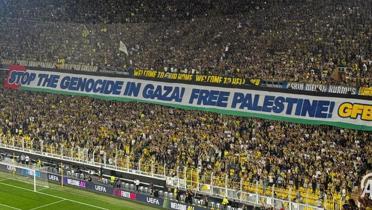 Fenerbahe tribnlerinden Filistin'e destek!