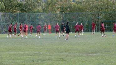 Galatasaray Kadn Futbol Takm yeni sezon hazrlklarn srdryor