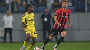 Fenerbahe'de yeni transferler ilk 11'de!