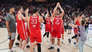 12 Dev Adam grup liderlii iin parkeye kyor